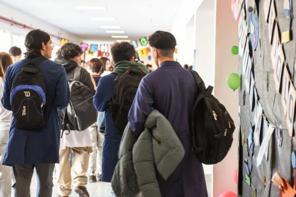 Comienza el pago de becas Gregorio Álvarez 2025