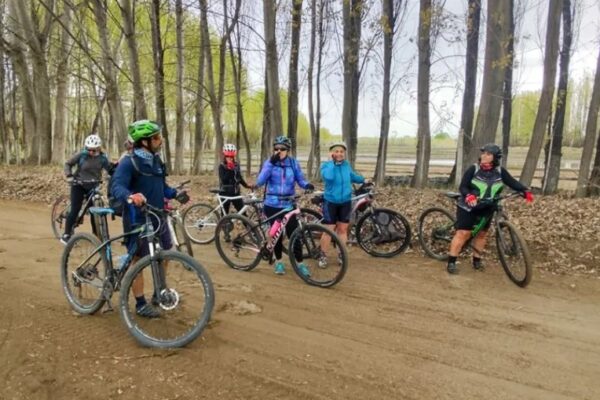 A rodar por China Muerta, entre chacras, quintas y feria