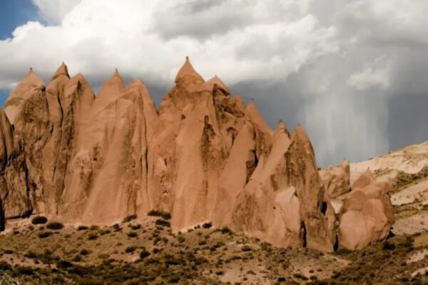 Camino al Domuyo: un viaje para conocer la inmensidad del Alto Neuquén