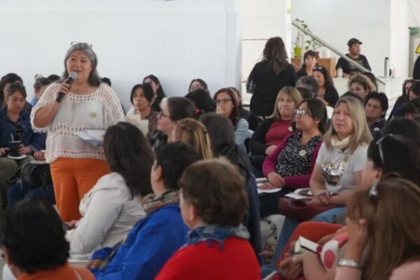 Realizan encuentro de mujeres en la región de los Lagos del Sur