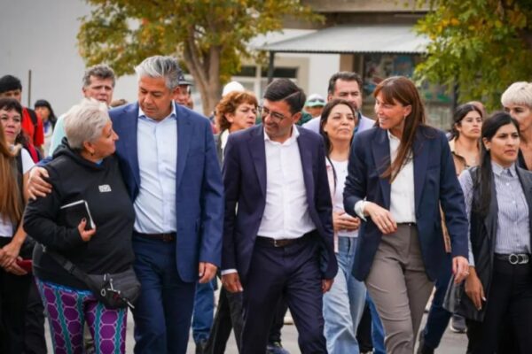 Senillosa suma infraestructura escolar y asfalto