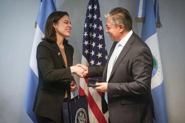 Figueroa recibió a la Encargada de Negocios de la Embajada de Estados Unidos