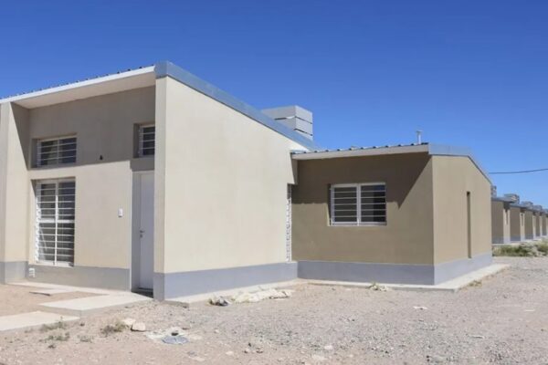 Ya hay mil inscriptos para regularizar su vivienda en Neuquén