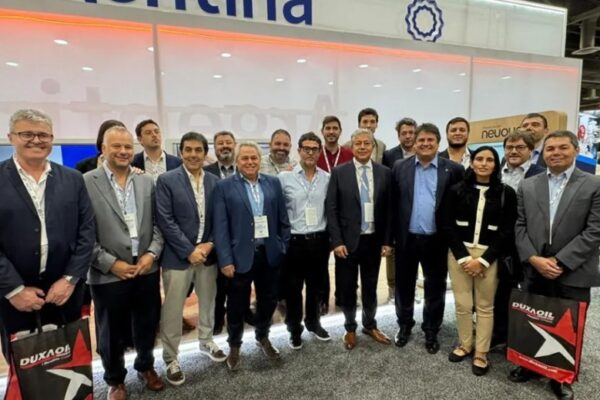 Figueroa y empresas neuquinas buscan socios en EEUU para potenciar Vaca Muerta