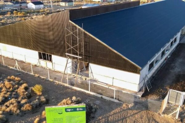 Construyen una nueva escuela al sur de Junín de los Andes