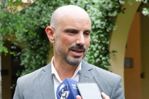 Ousset: “Un senador no puede ser un felpudo de nadie”
