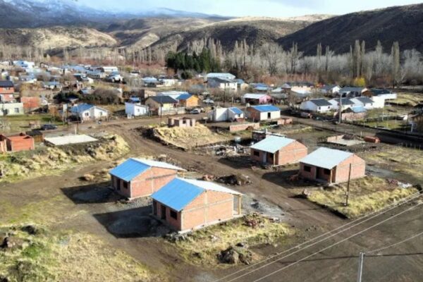 Provincia reactiva construcción de viviendas en Los Miches