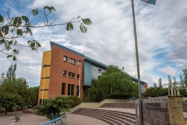 Primaria 128 de Villa del Agrio, una escuela sin proyección de matrícula