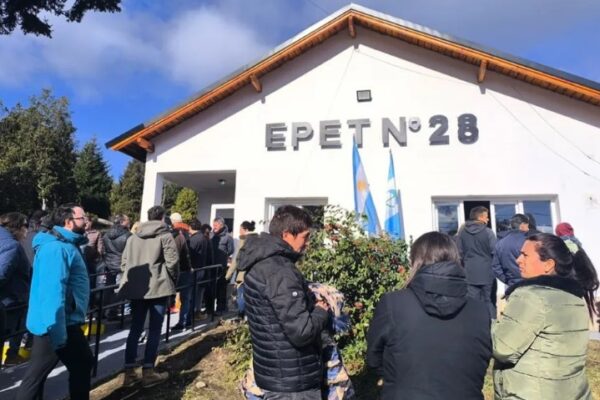 Se inauguró un nuevo espacio para la EPET 28 de Villa la Angostura