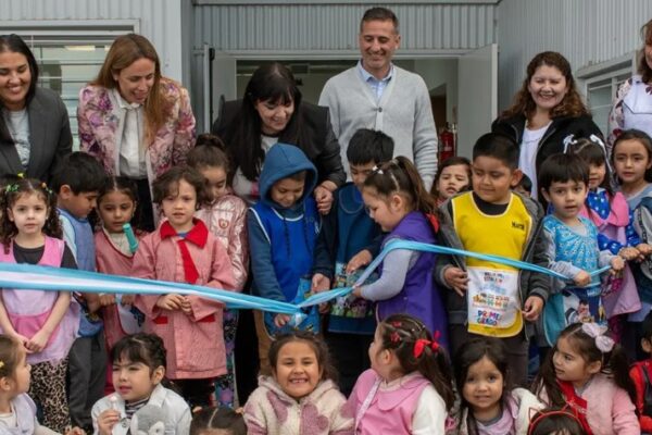 Se inauguró el jardín 88 en el barrio La Sirena