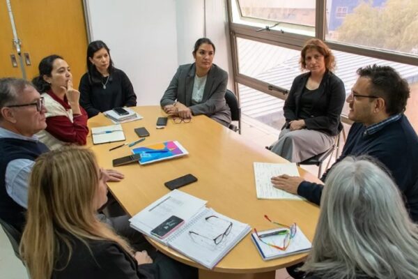 Educación exhibió a Nación el incremento de partidas en alimentación saludable