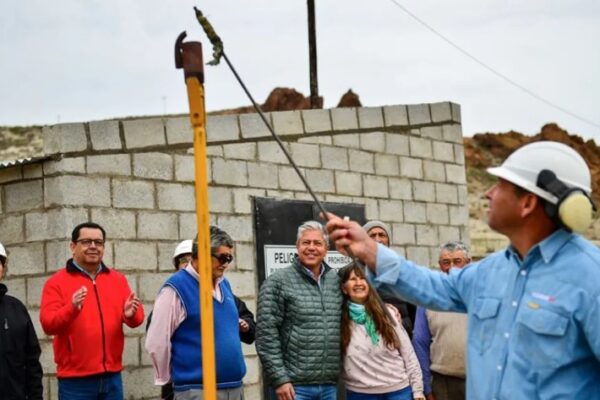 Figueroa inauguró el servicio de gas en Cayanta