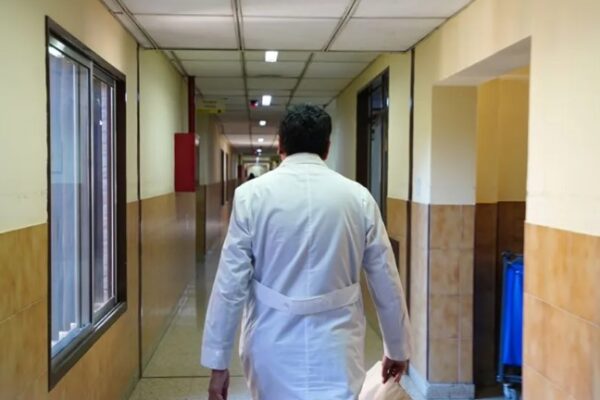 Figueroa firmó la creación de un equipo de profesionales para el DIH en Villa María