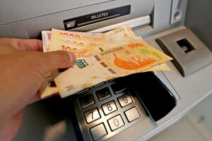 La Provincia le puso fecha al pago de haberes, que llegará con aumento