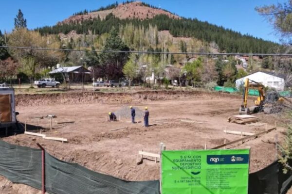 Comenzaron las tareas para la construcción de un nuevo SUM en Huinganco