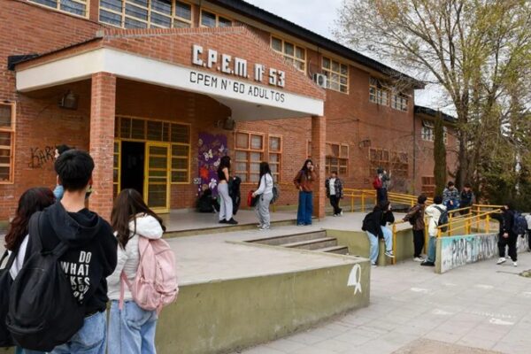Comenzó la inscripción para escuelas secundarias y se conoció la fecha para inicial y primaria