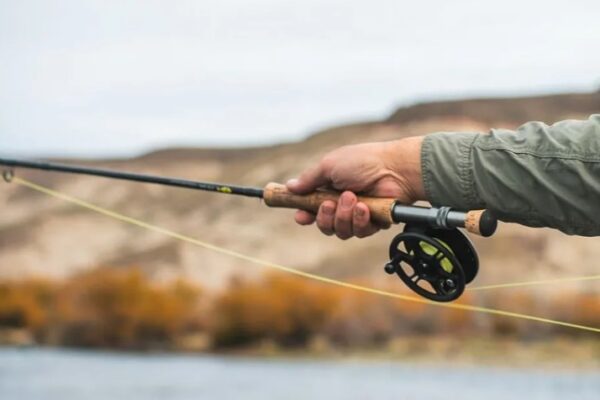 Desde el 15 de octubre se podrán adquirir los permisos de pesca en Neuquén