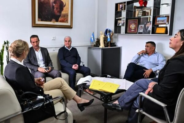 Cutral Co transfirió tierras a la Provincia para regularizar la titularidad de 45 familias