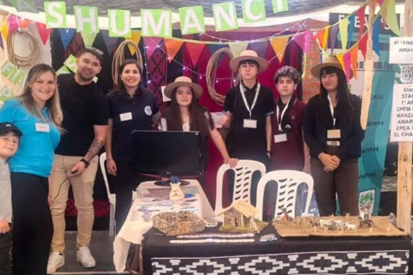 Una expo escolar de turismo suma interés en el Alto Neuquén