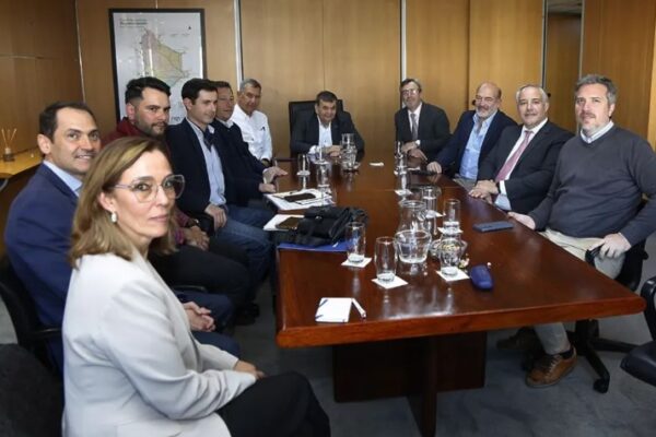 Autoridades del ministerio de Economía y de la UIA intercambiaron propuestas productivas